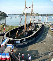 la bisquine de cancale dans la cale sèche Vue extérieure.jpg